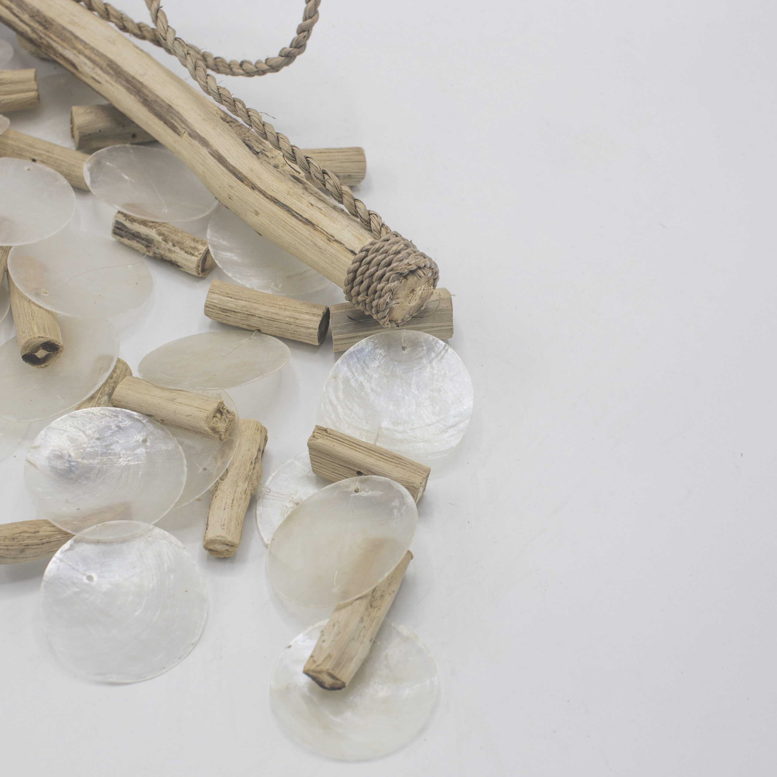 Pearl Effect Driftwood Chime - Image 5