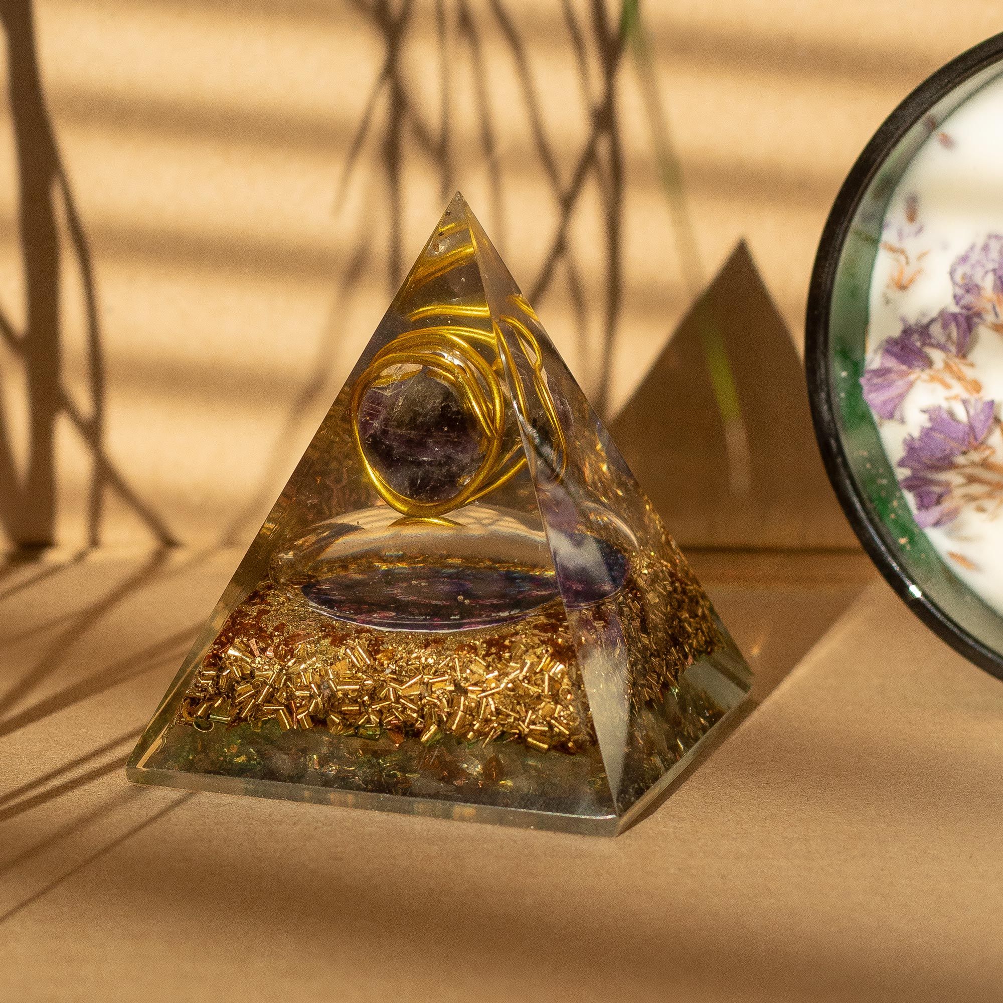 Med Organite Pryamids 7x6cm - Wrapped Amythist - Copper Chips