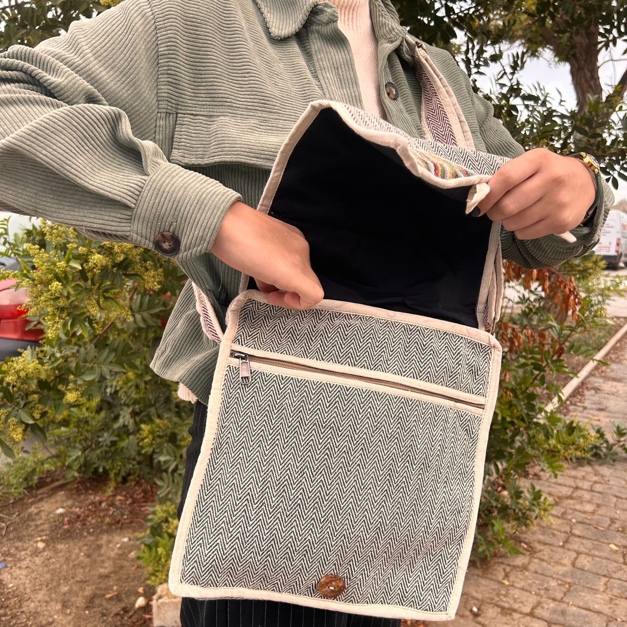 Hemp Laptop Messenger Bag - Curves - Image 6