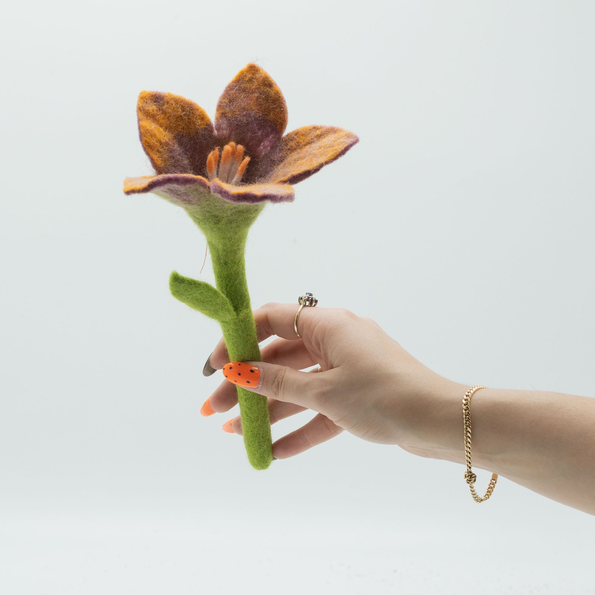 Felt Flowers - Lily (assorted colours) - Image 3