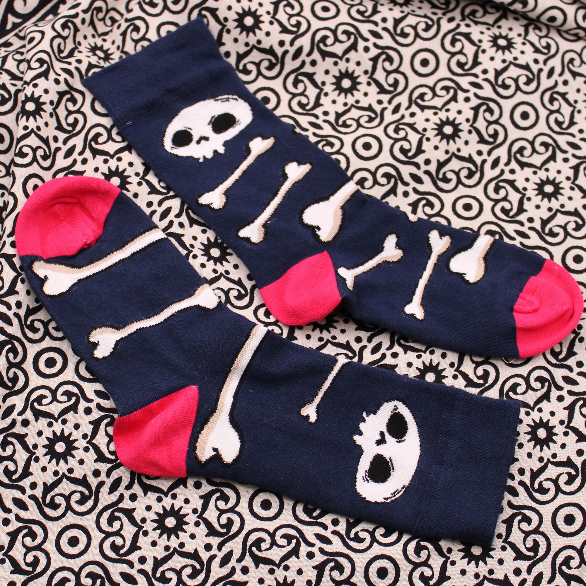 Hop Hare Bamboo Socks S/M - Skulls and Bones - Image 5