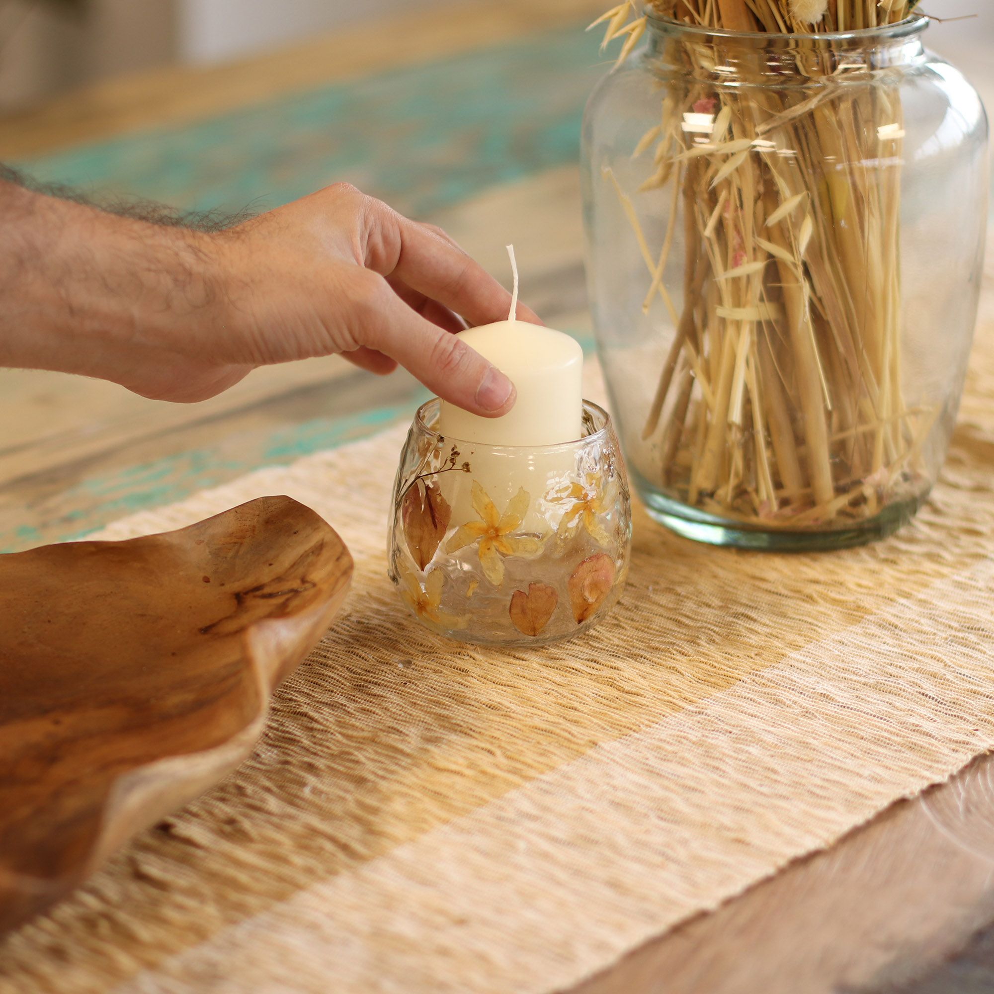 Natural Floral Glass - Straight Candle Holder - Rosa - (8x8cm) - Image 2