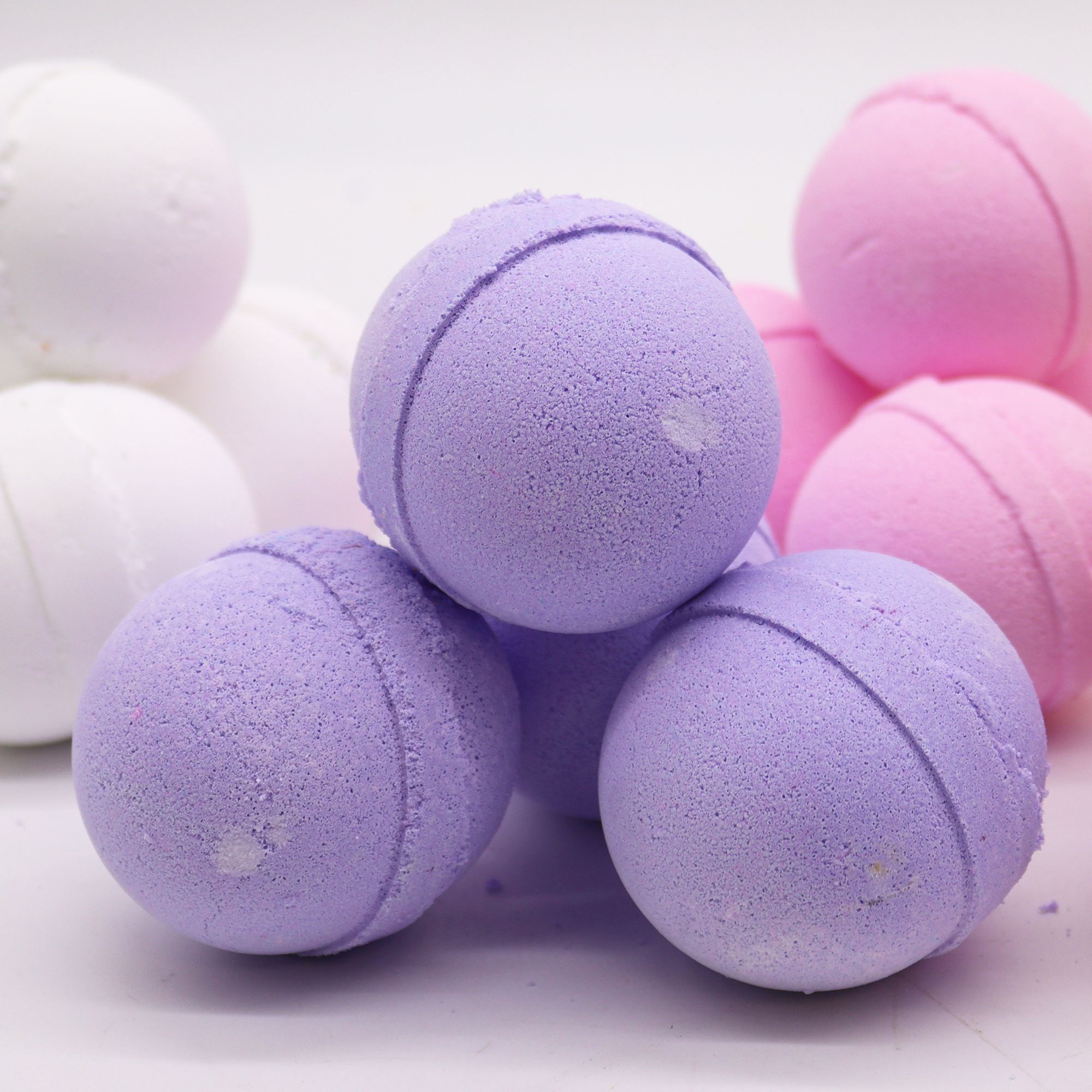Essential Oil Bath Bomb - Clary Sage & Juniper - Image 2