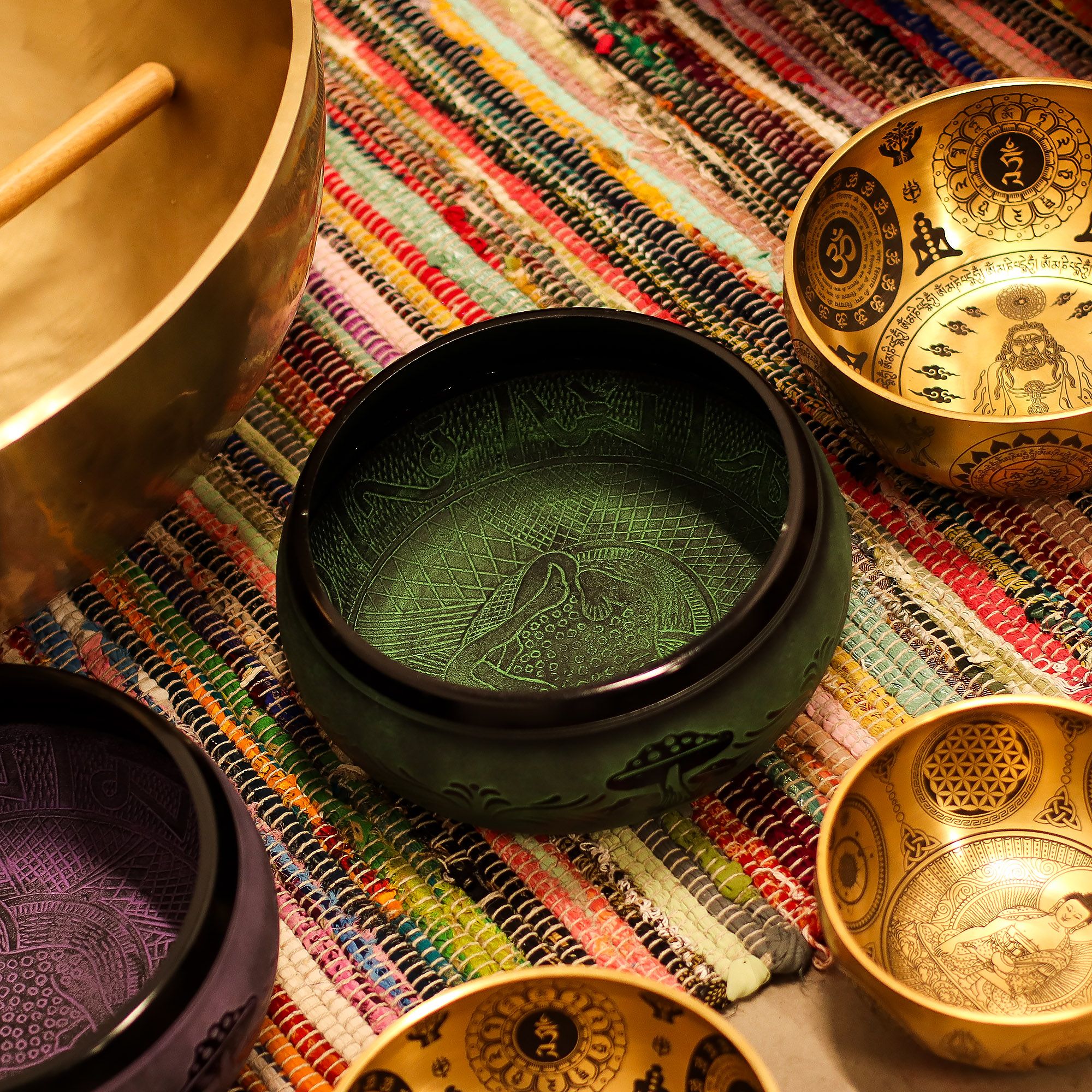 Extra Loud - Mushroom Singing Bowl - Moss Green (23x10.5cm, 1.3kg) - Image 6