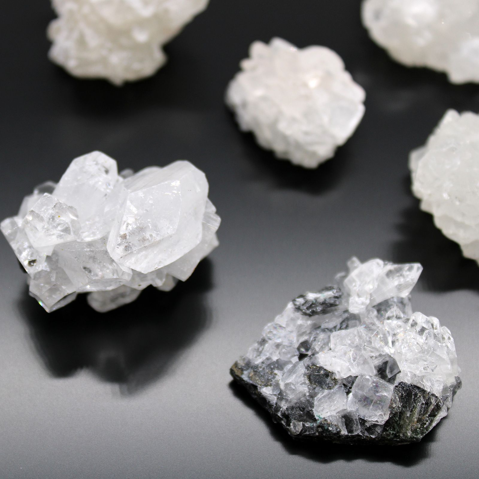 White Apophyllite Clusters 20-30mm - Image 6