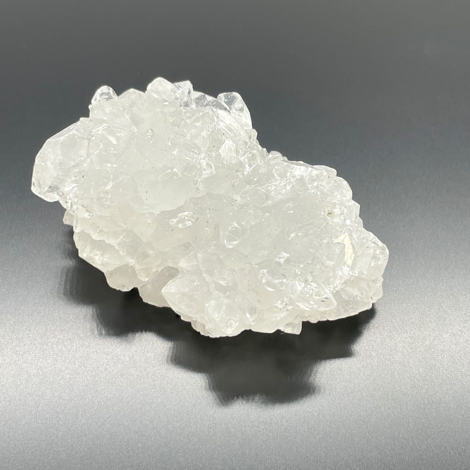 White Apophyllite Clusters 20-30mm - Image 8