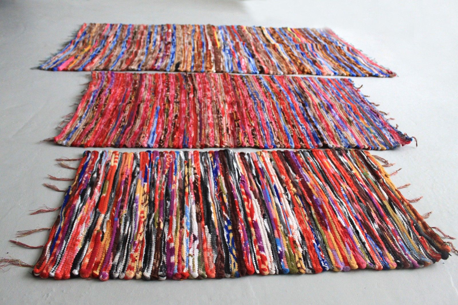 Small Velvet Rug - 50x90cm - Image 9